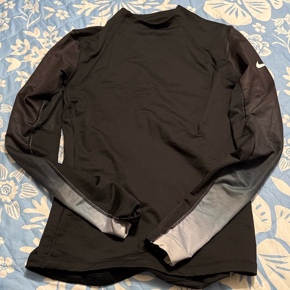 Nike Pro Hyperwarm Black Top plus semi crop workout shirt - Picture 4 of 7